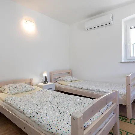 Gorgeous Home In Opuzen Prázdninový dům