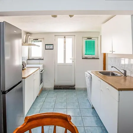 Ferienhaus Amazing In With Kitchen Opuzen (Dubrovnik-Neretva)