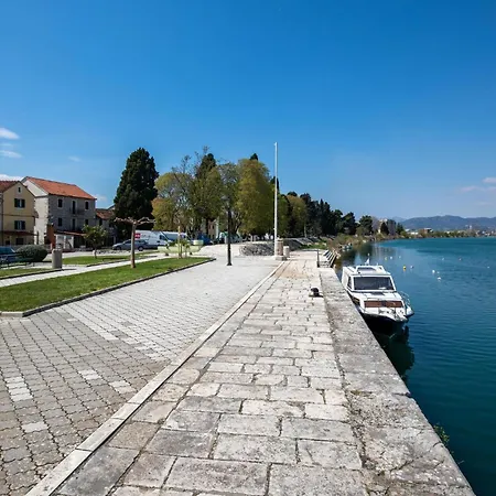 Amazing In With Kitchen