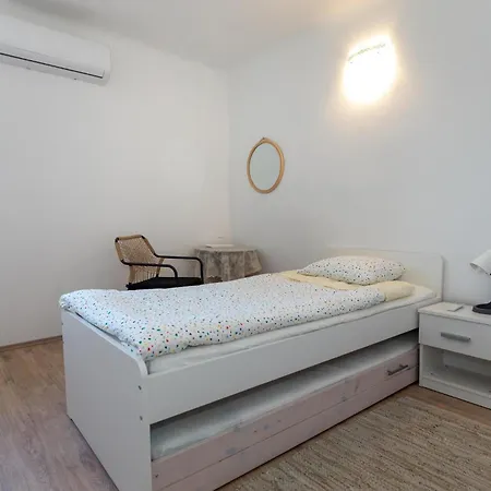 Ferienhaus Amazing In With Kitchen Opuzen (Dubrovnik-Neretva)